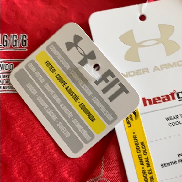 Under Armour Heat Gear Tee - Picture 4 of 4
